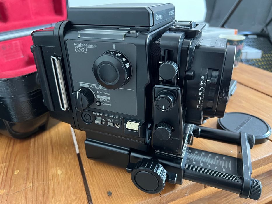 Aparat średnioformatowy Fuji GX 680, 135mm, 150mm, kaseta, walizka