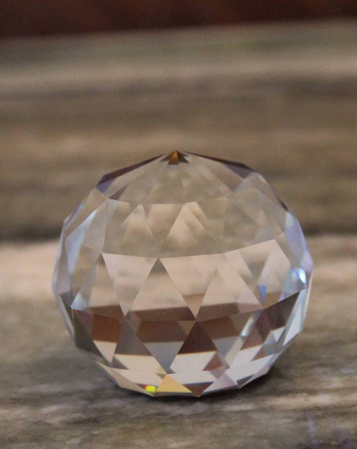 Esfera cristal pisa-papéis vintage Swarovski com 5cm.