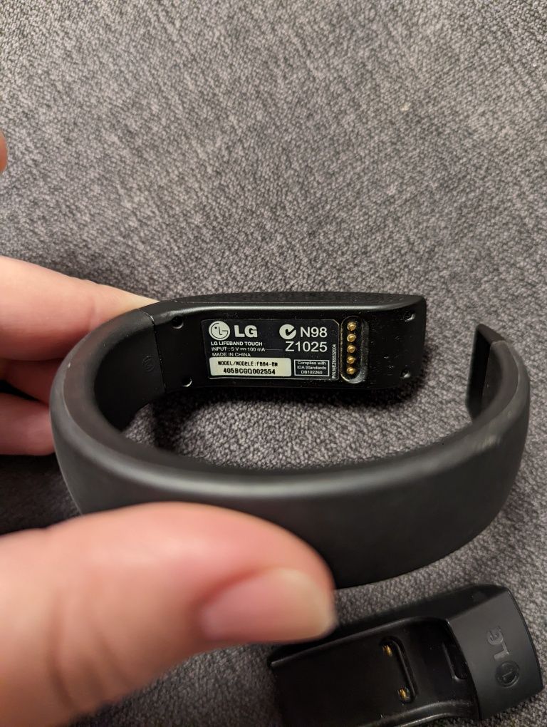 LG Lifeband Touch M
Smartband zegarek smartwatch czarny