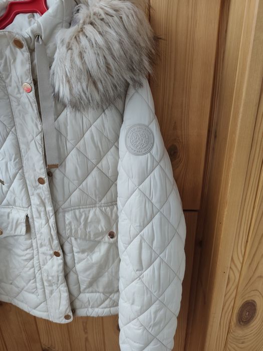 Молочная стеганная курточка