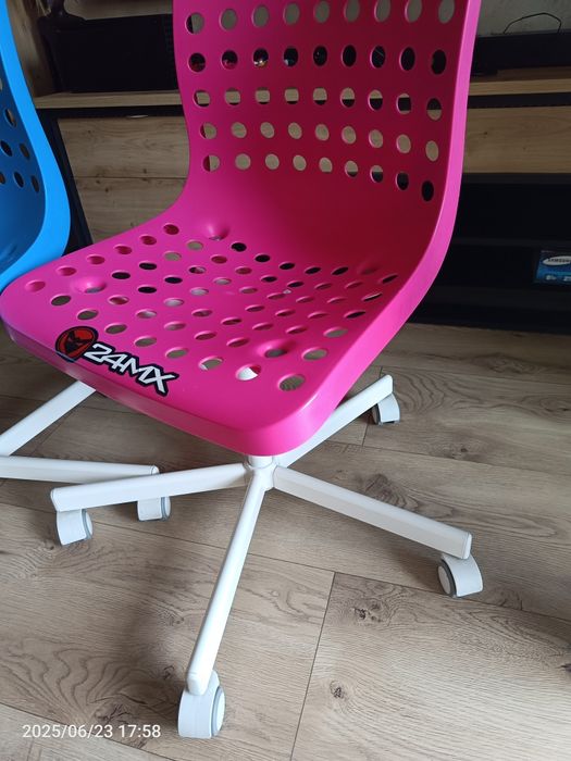 IKEA SKALBERG krzesło obrotowe biurowe kółka fotel różowy
