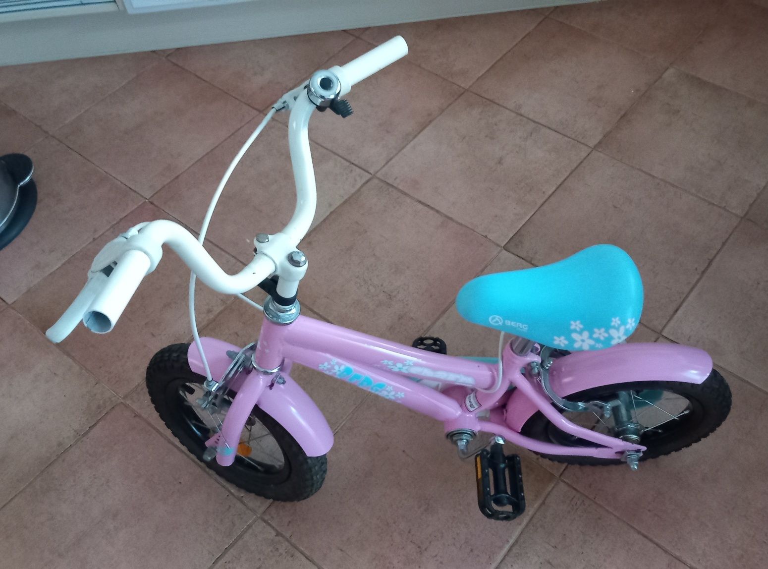 BICICLETA BONITA PARA CRIANÇA 3-6 Anos. Passeio,jardim,exercício. 20€.