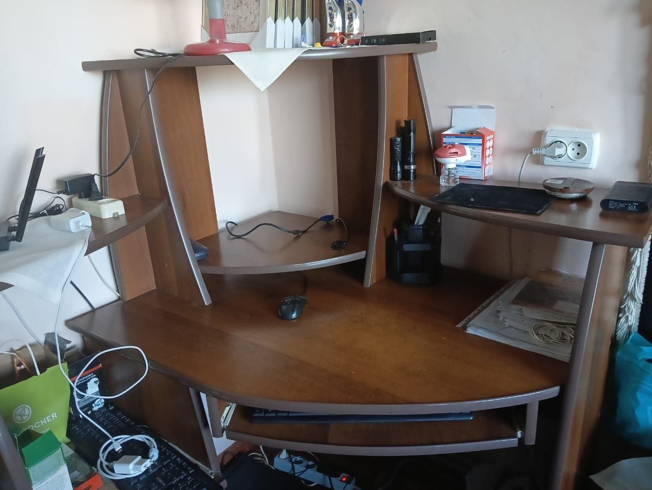 Робочий стіл, для комп'ютера