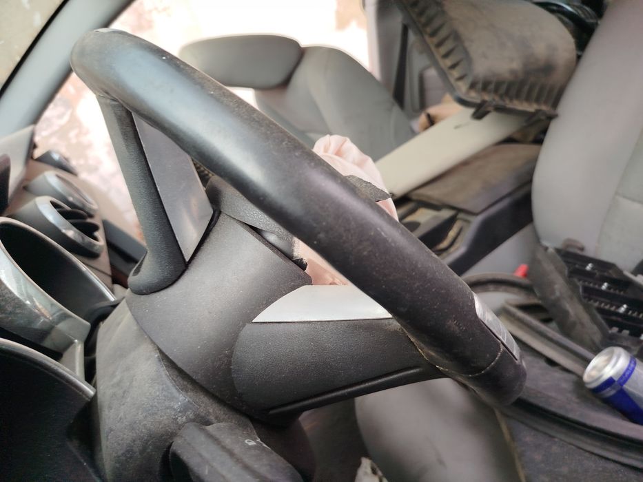 Mustang V 05-09r - kierownica kpl z guzikami