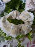 Gumka do włosów scrunchie z koronką hand made