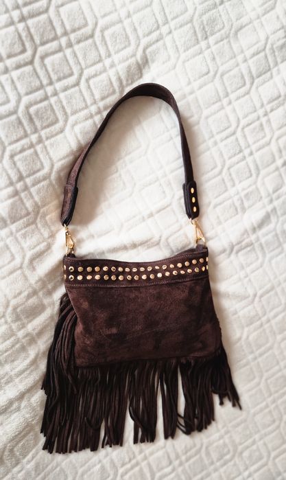 Czekoladowa zamszowa torebka z fredzlami ćwiekami Varlesca chicaca