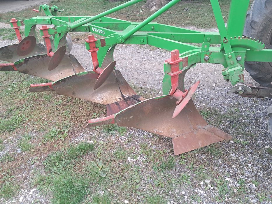 Pług zagonowy REGENT  4X40