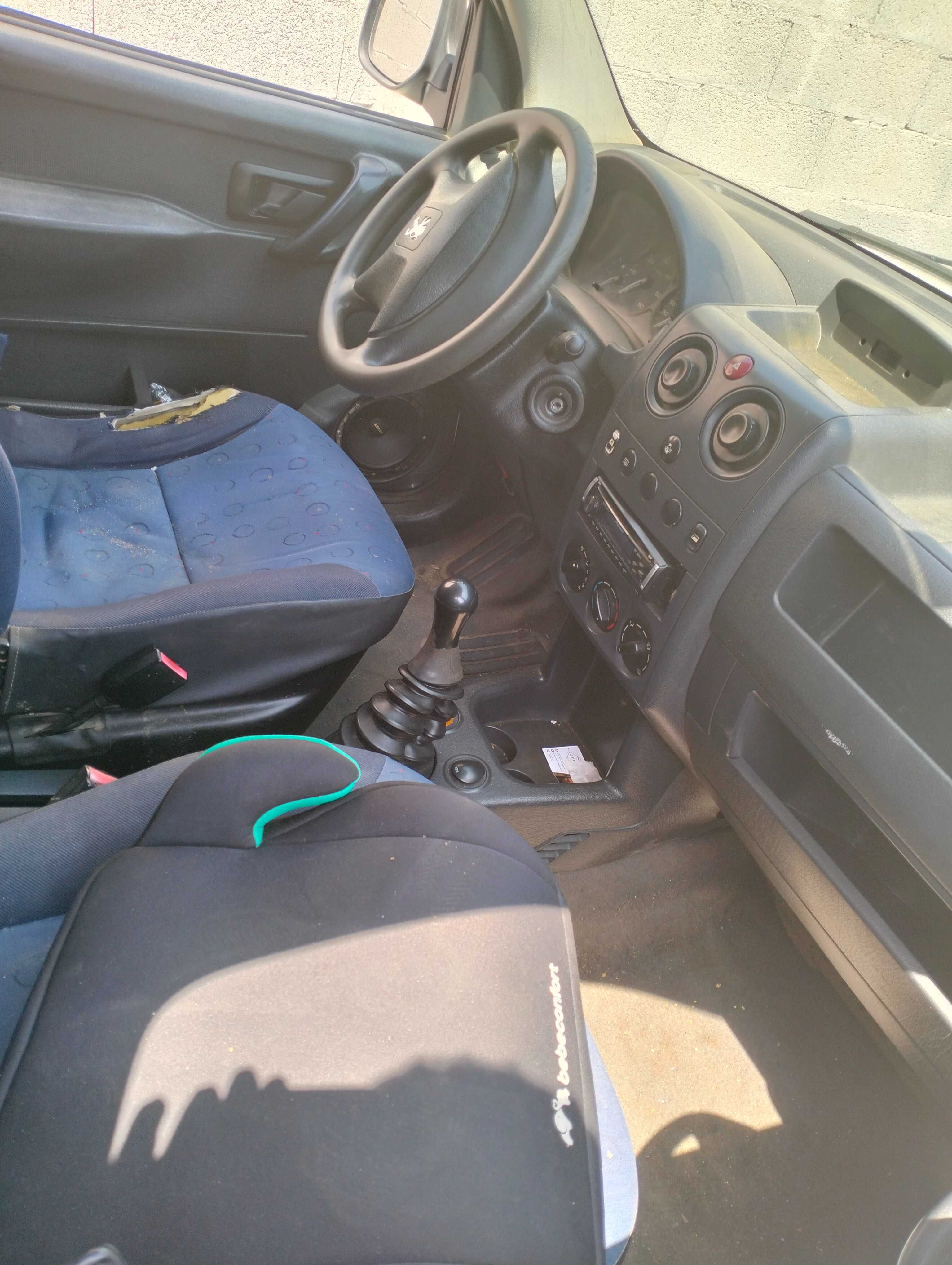 Peugeot partner 2003 com 237 mil kilometros