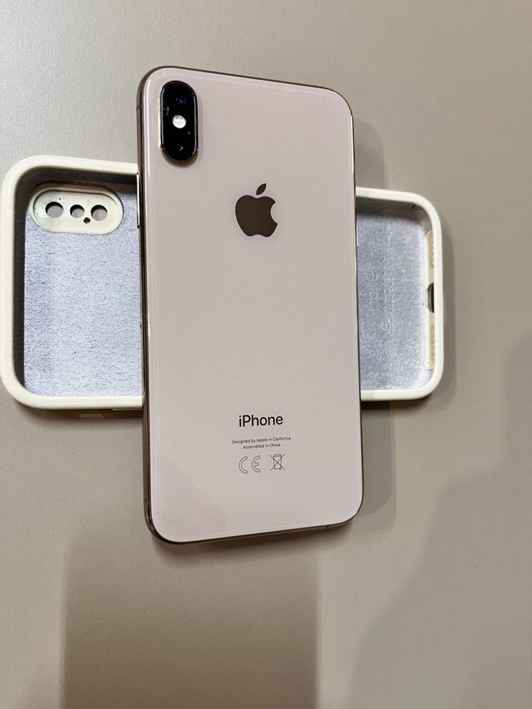 iPhone xs на 64 g