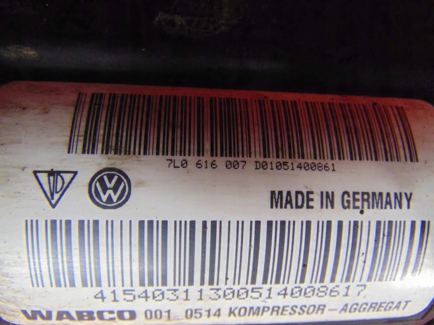 PORSCHE CAYENNE I 9P 7L TOUAREG I POMPA KOMPRESOR ZAWIESZENIA 7L0616006D
