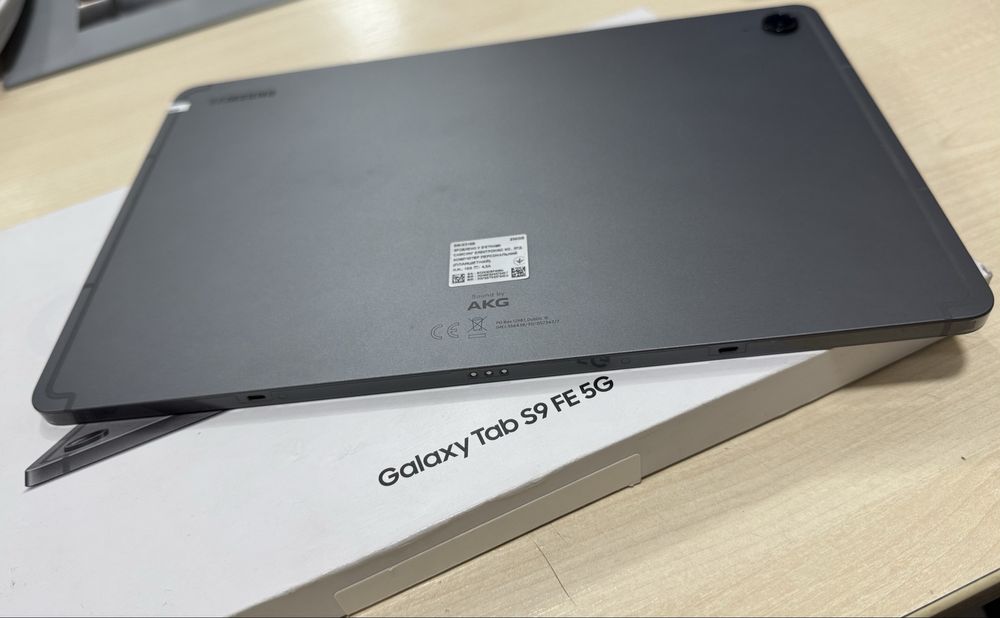 Планшет Samsung Galaxy Tab S9 FE 5G 8/256GB Gray (SM-X516)
