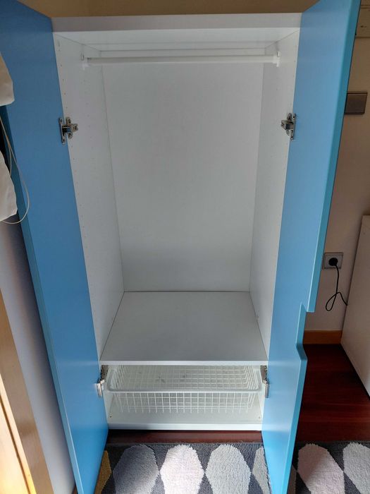 Roupeiro Ikea Smastad criança