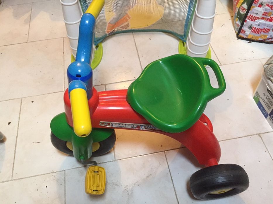 Triciclo criança 2 aos 4 anos