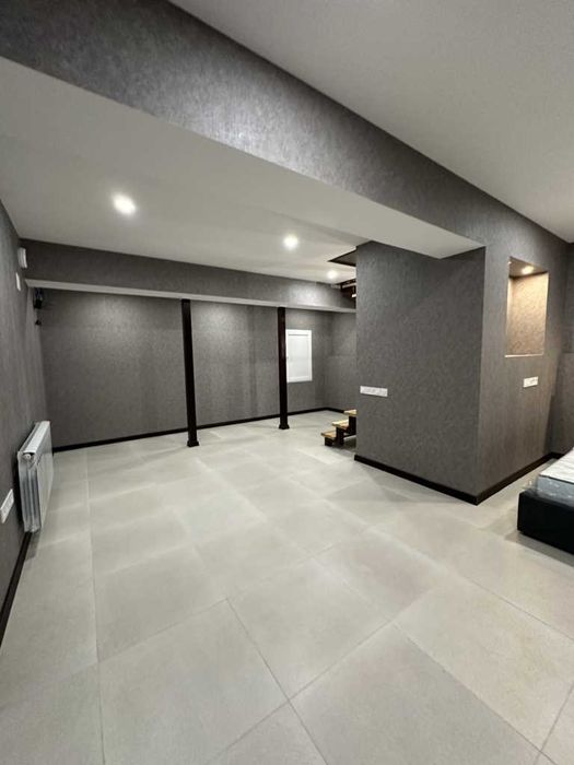 Дворівнева 2к квартира 72м2, поверх 1/5, з меблями та технікою, Центр