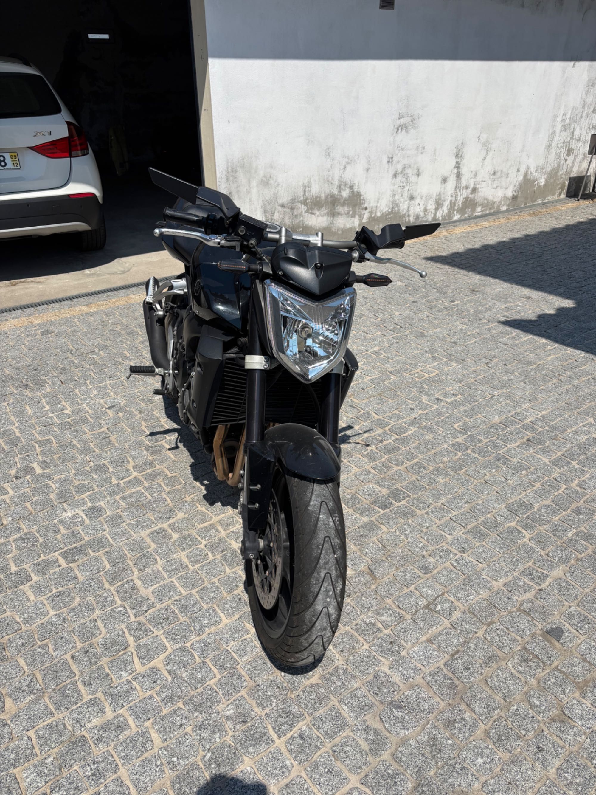 Yamaha FZ 1 , importada como nova