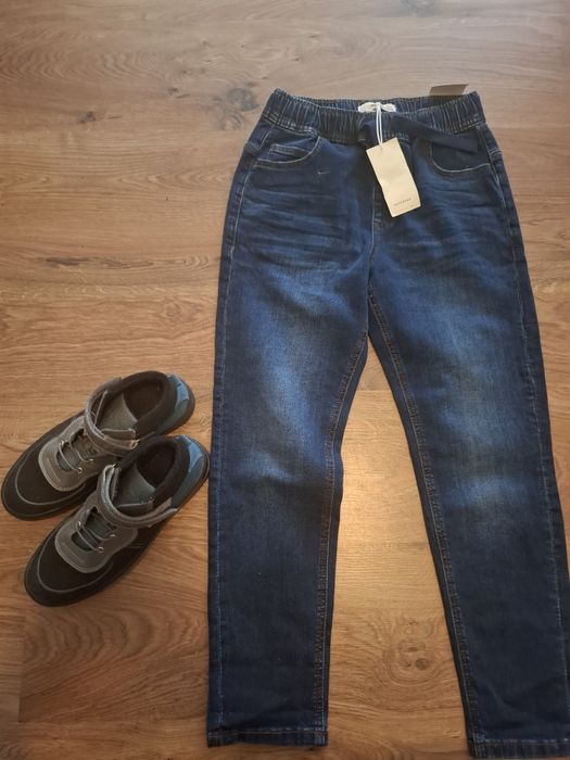 Nowe spodnie jeansy Reserved 140