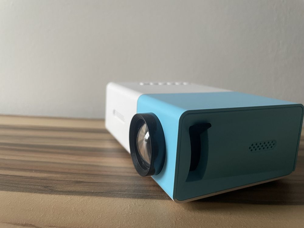 Sprzedam mini projektor