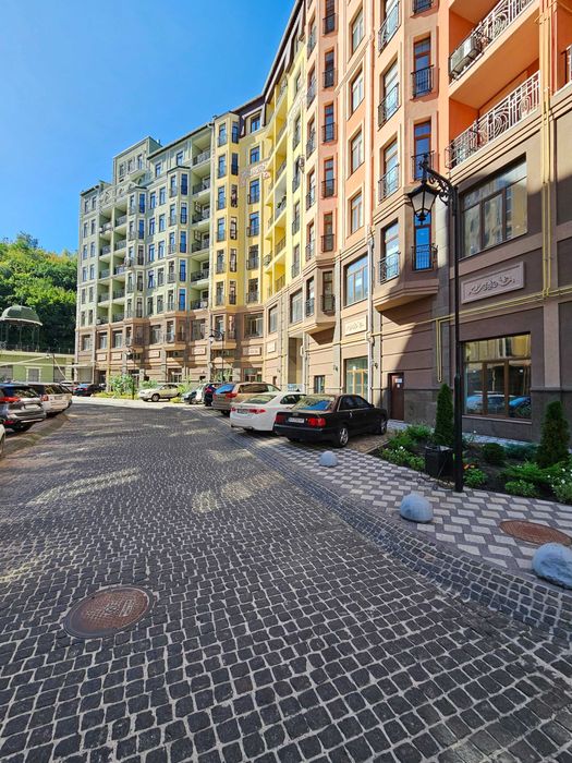 БЕЗ% Продаж місця в підземному паркінгу у ЖК Подол Град