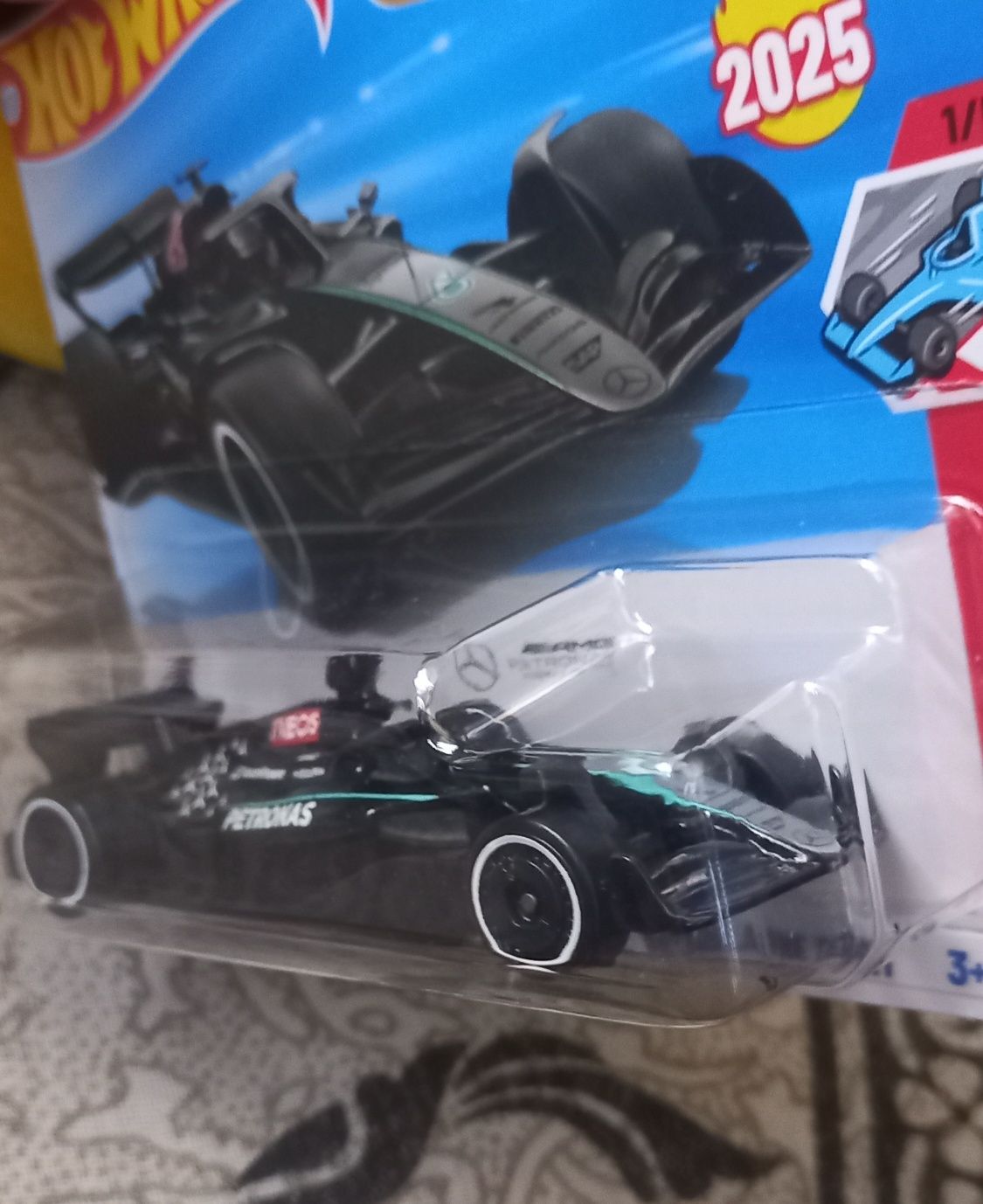 Mercedes-amg Petronas Formula one team hot wheels