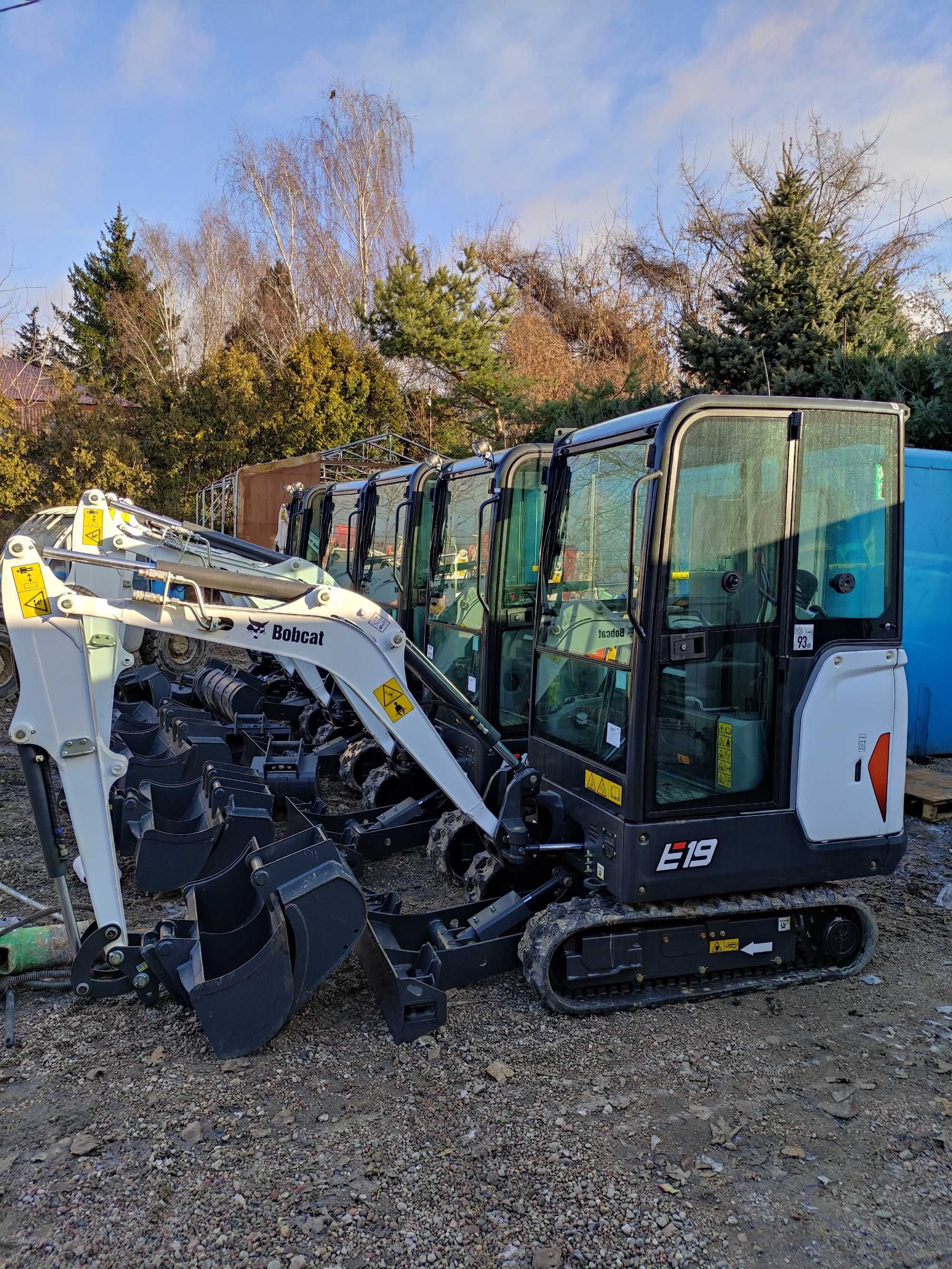 Wynajem przyczepki dwuosiowe z najazdami- ciężarowe- transport do 2,5t