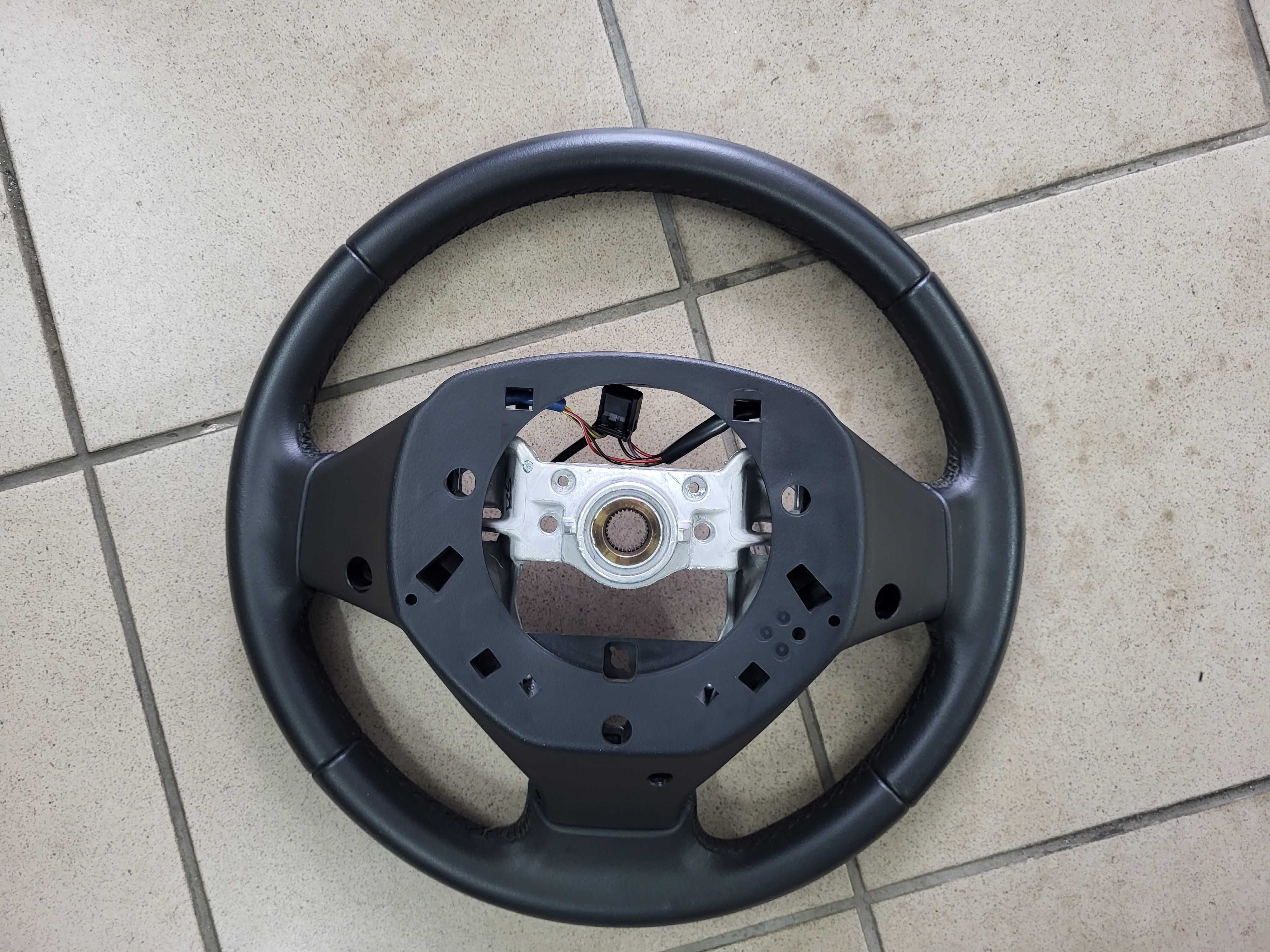 Kierownica Suzuki Swift Mk7 2010---2017  Skóra Multifunkcja