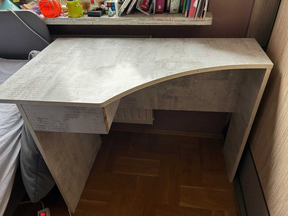 Biurko dziecięce, solidne. robione przez stolarza