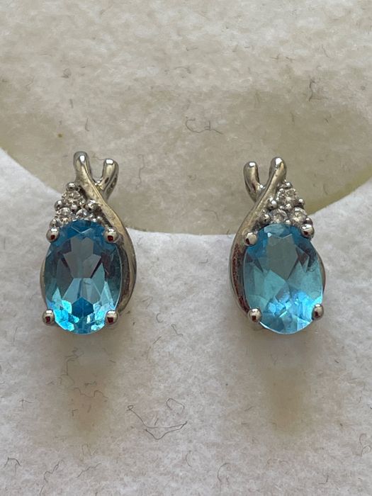 Złote kolczyki z topazami i diamentami