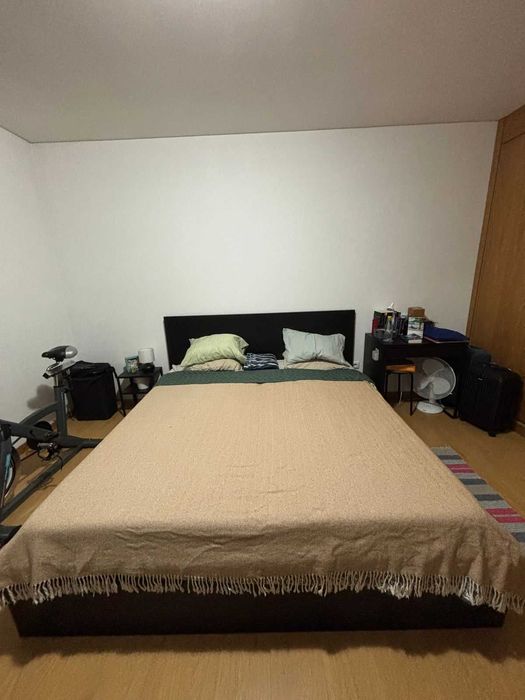 Cama Firme e Bem Cuidada - Valor Imperdível! (Sem Colchão)