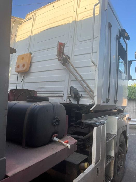 Продам  RENAULT MAGNUM  2004  с причепом