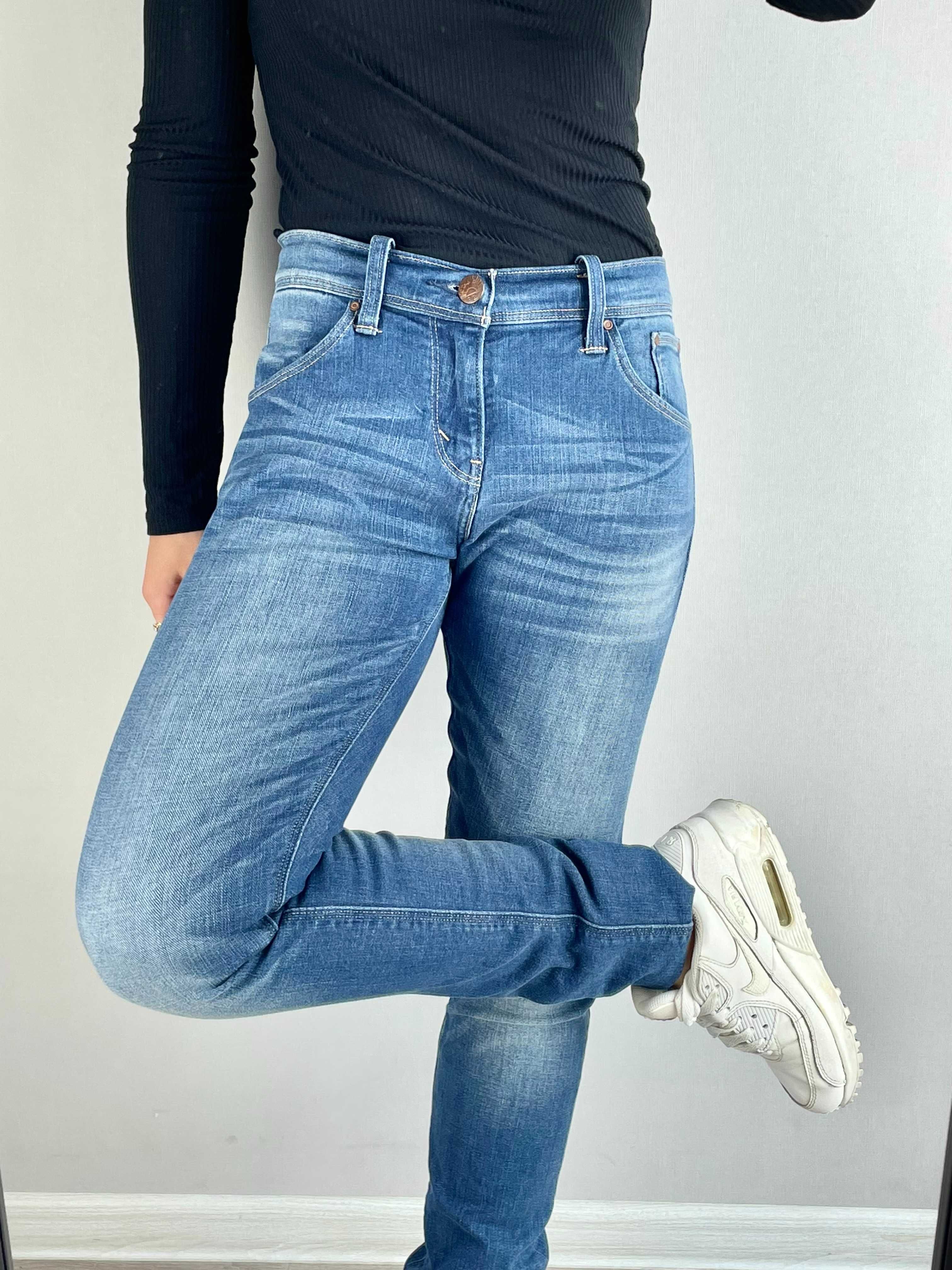 М Джинси Levi’s boyfriend skinny fit джинсы оригинал бойфренд скинни