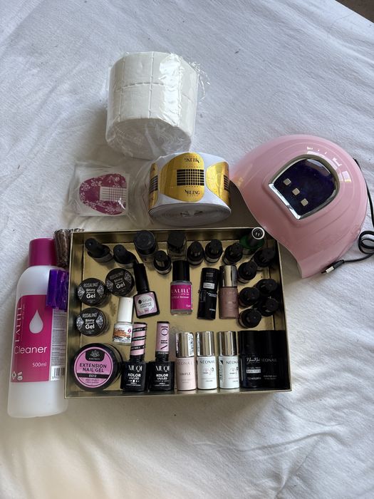 Zestaw do manicure żelowego, hybrydowego z lampą UV