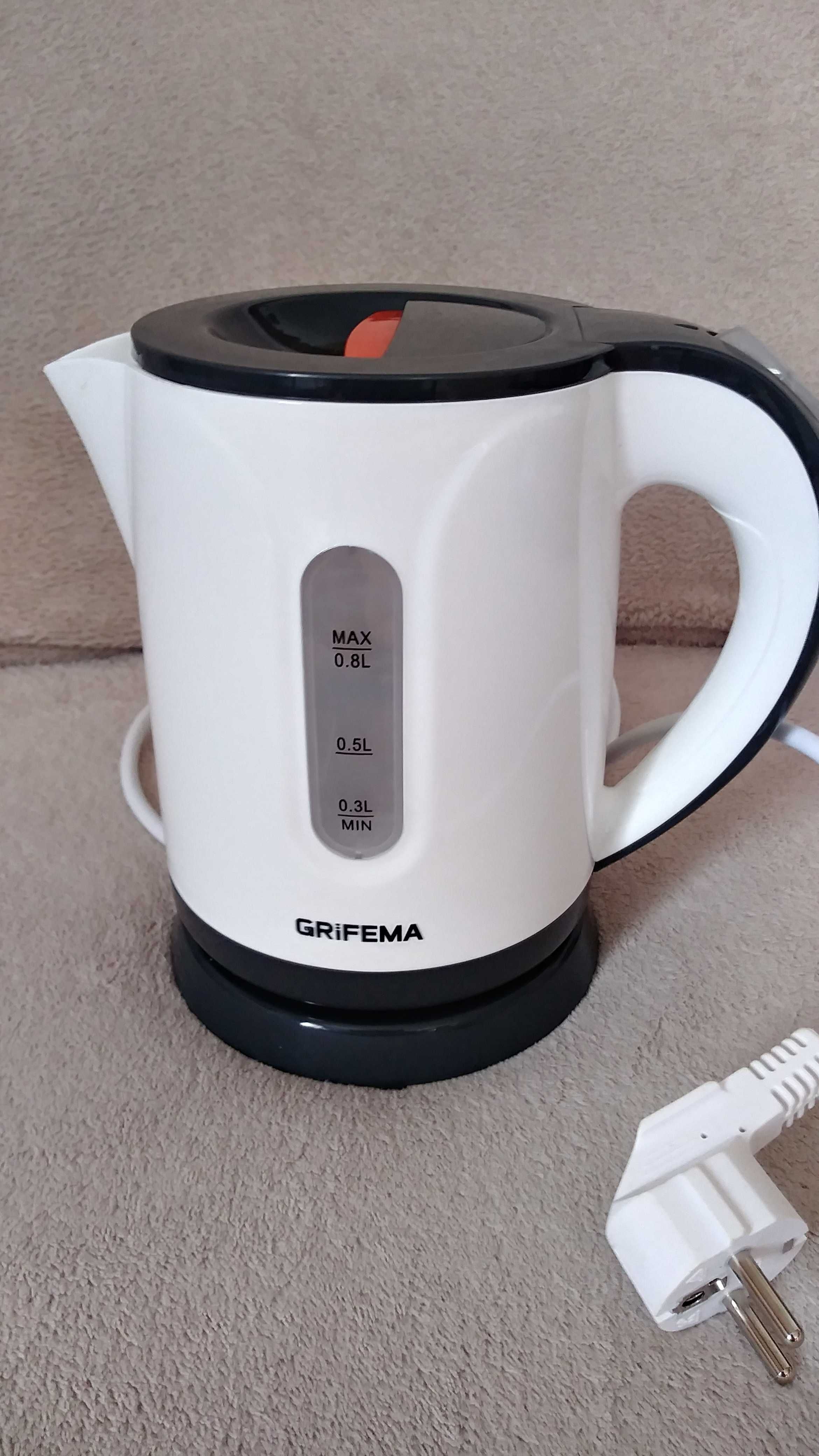 mały czajnik elektryczny Grifema 0,8 l