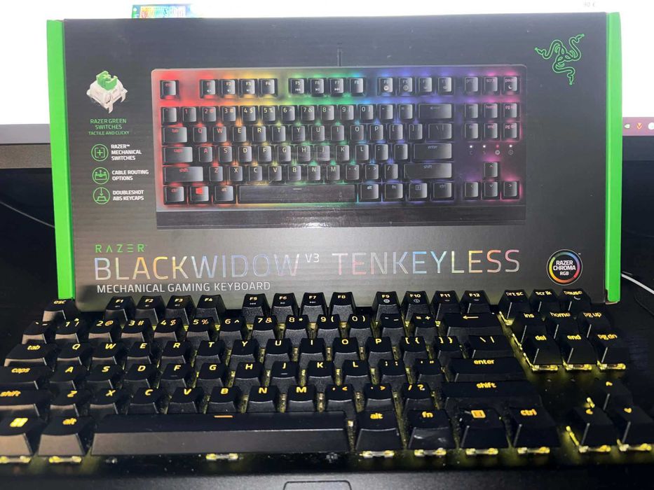 Razer Blackwidow v3 tenkeyless (greenswitches) RGB