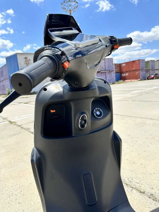 Crosser Електроскутер CR15 2500W Електро велосипед 72V 24А 2025