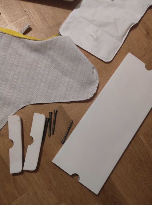 IKEA ANTILOP z wkładam i podnóżkiem