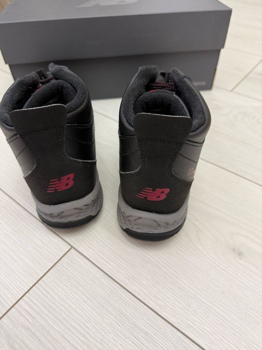Ботінки кросівки осінь зима весна new balance 38 23.5