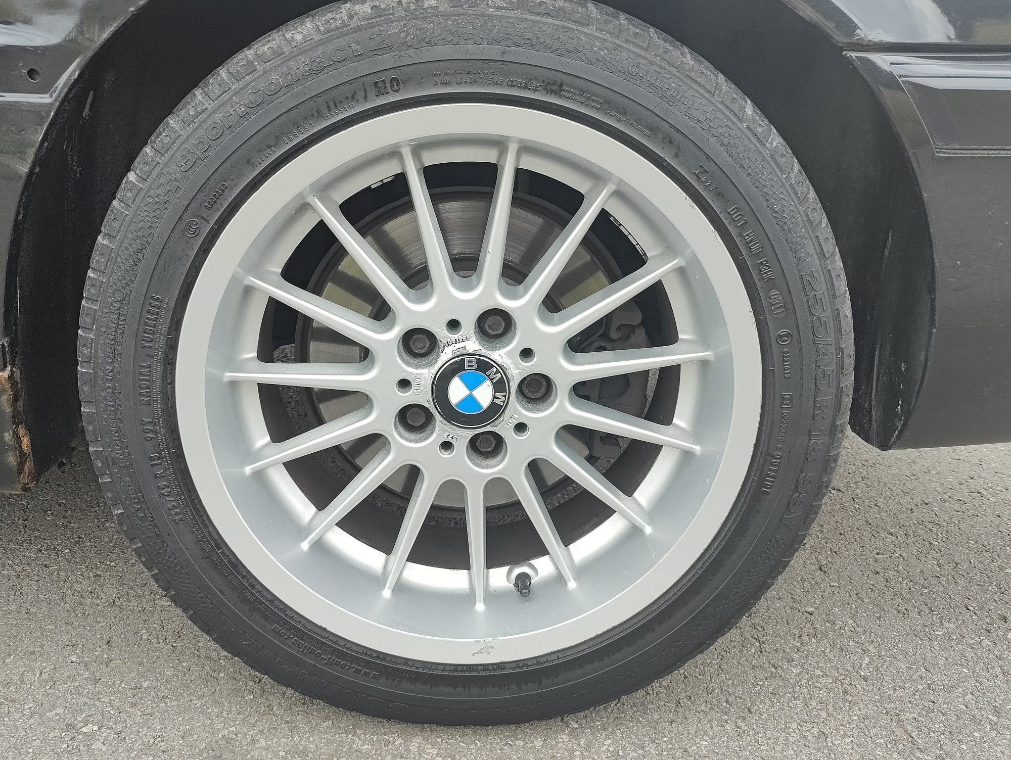 Koła BMW E38 styling 32 s32 8j i 9j z oponami.