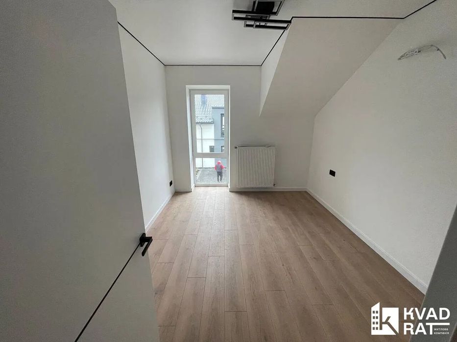 Таунхаус з готовим ремонтом у комфортному районі с. Крихівці