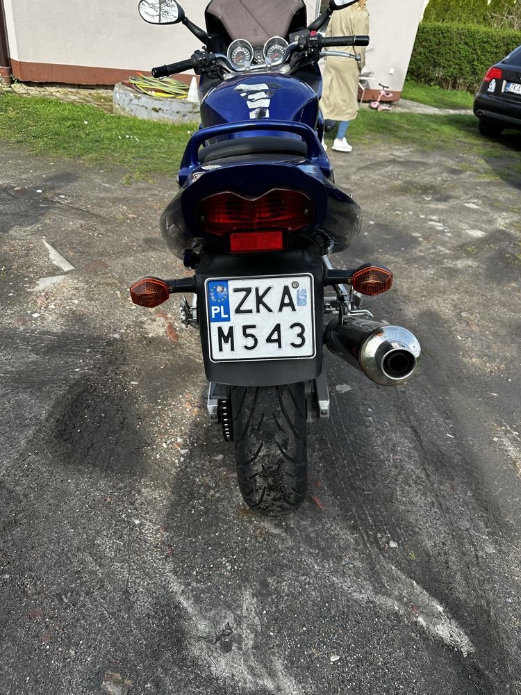 Suzuki Bandut GSF 600 F 2 kaski, torba, pokrowiec