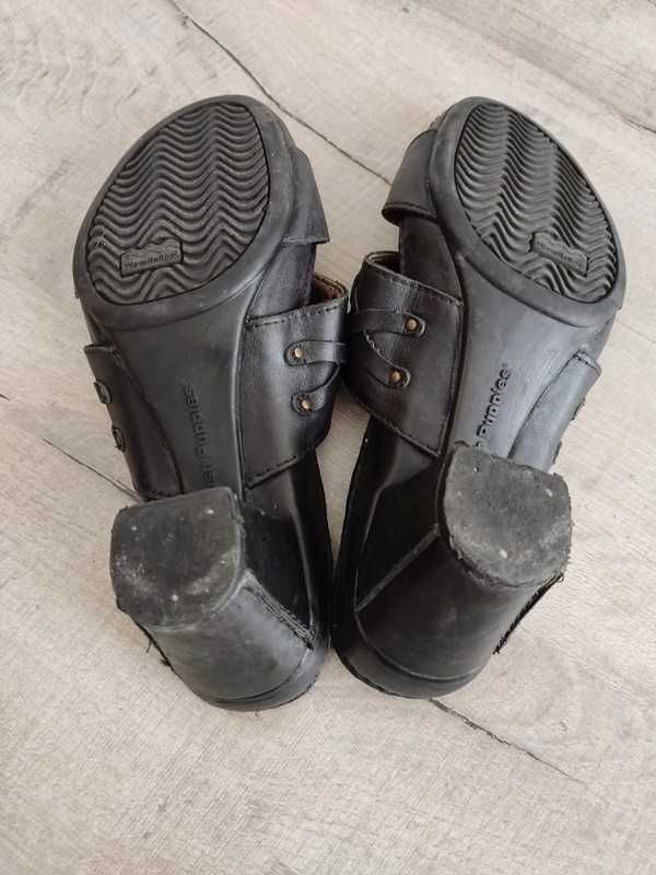 Sandálias Pretas (só entrega em rio de mouro)