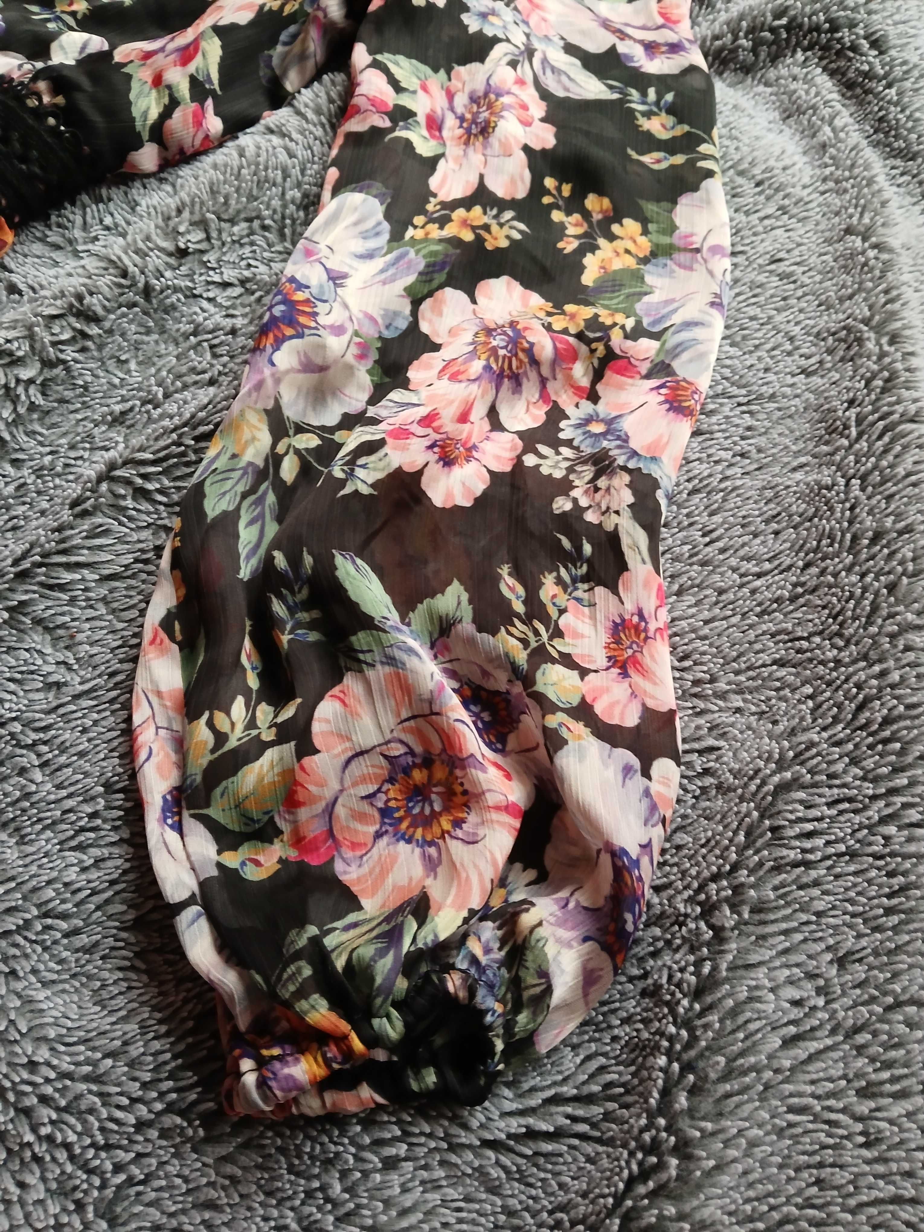 Sukienka krótka, mini Guess z kwiatowym wzorem model ‘ELANA’ - czarny