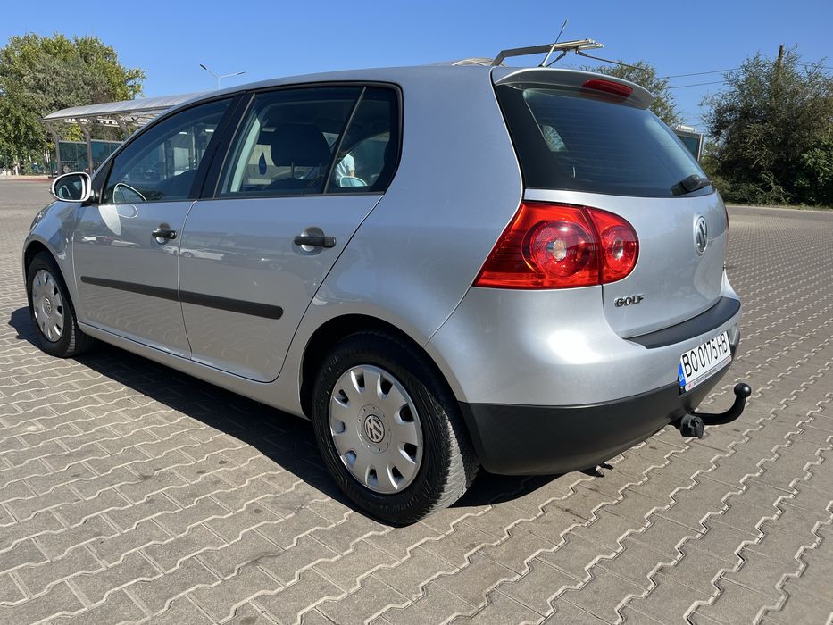 Volkswagen Golf 2006 1.6 бензин