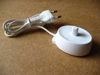 Ładowarka do szczoteczki elektrycznej do zębów Braun Oral-B 3757.