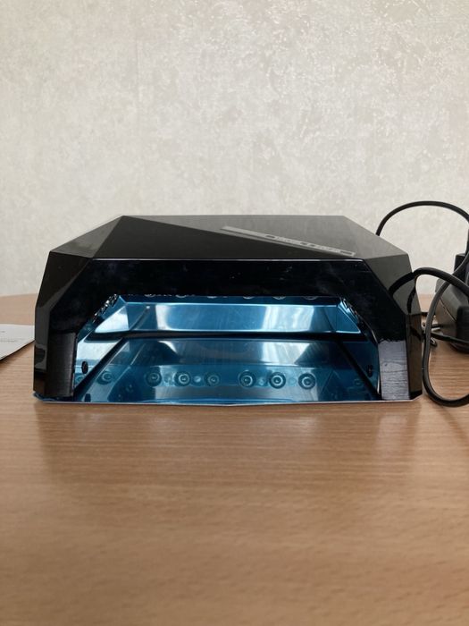 Лампа для манікюру