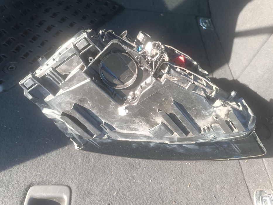 Audi Q5 lampa reflektor uszkodzone