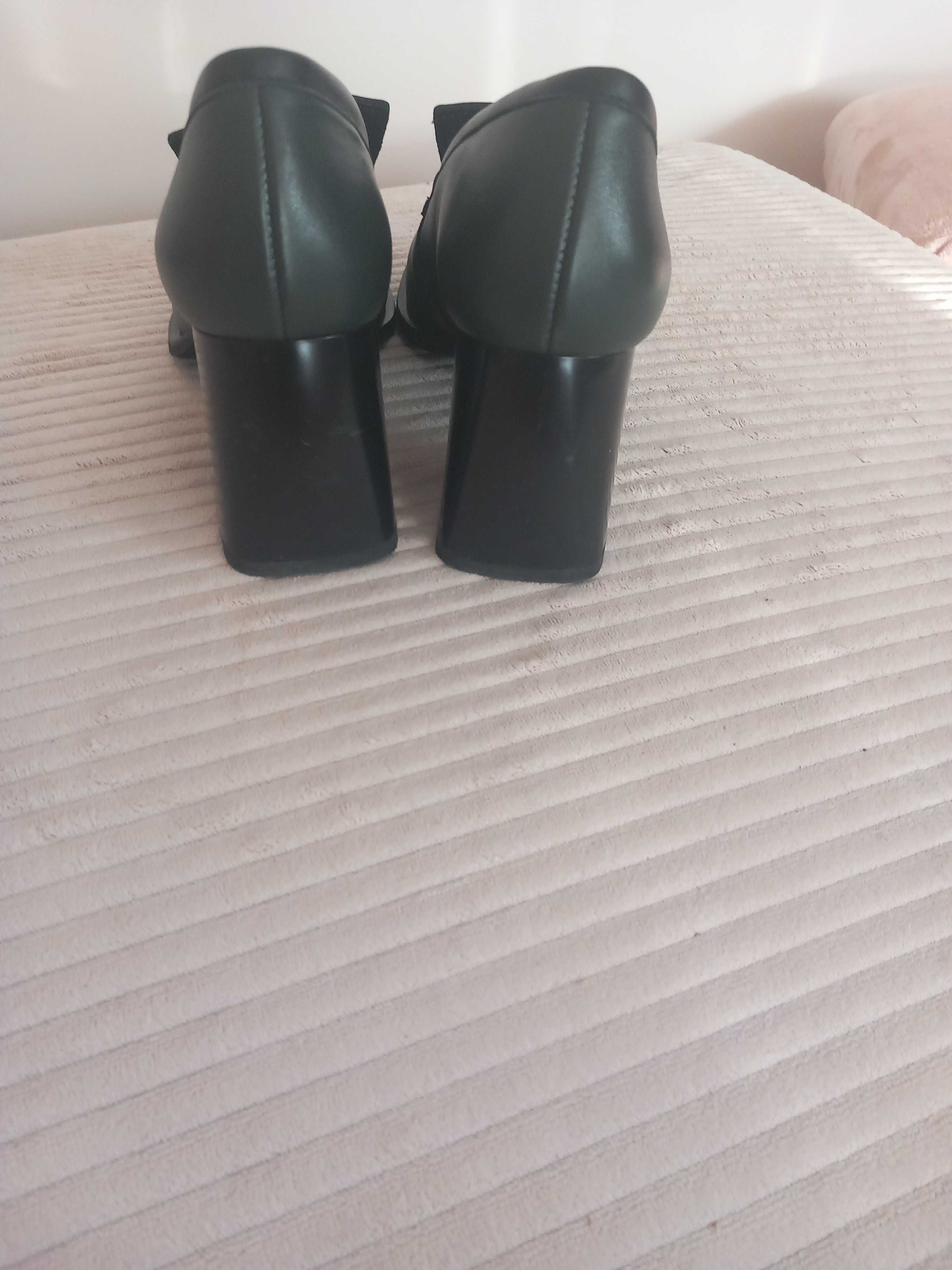 Buty mokasyny nr 40 skóra