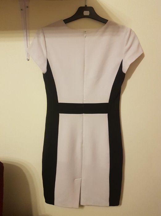 Sukienka biało-czarna