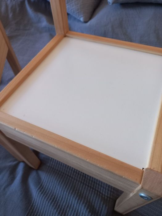 Stolik dziecięcy i 2 krzesła IKEA