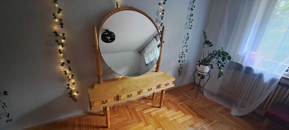 Toaletka z lustrem.   80 cm Fornir lata 80te