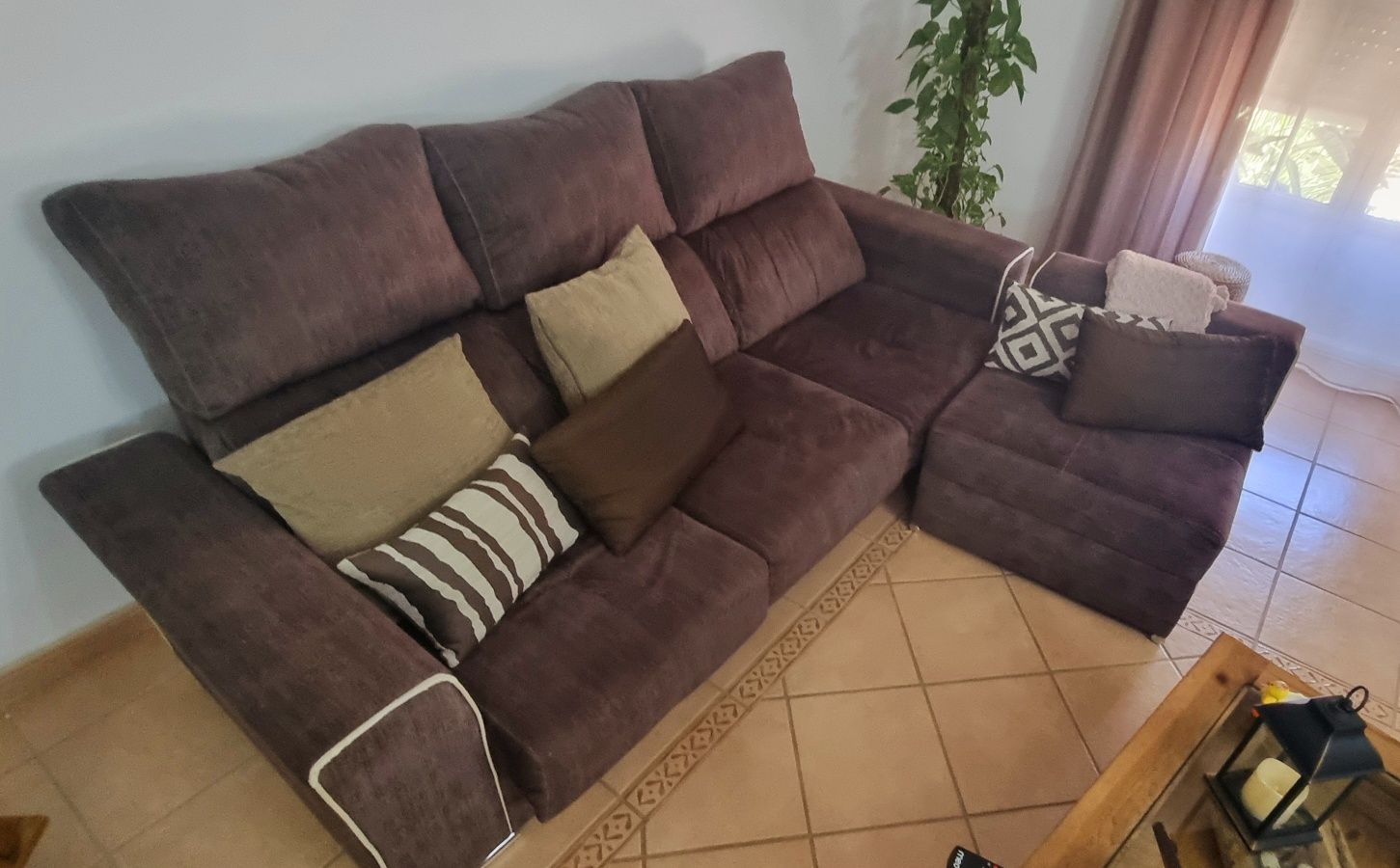 Sofá de 3 lugares em bom estado com chaise longue móvel 

2,13x